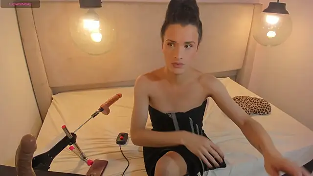 IsabelFernandez1 online show from December 16, 3:56 am