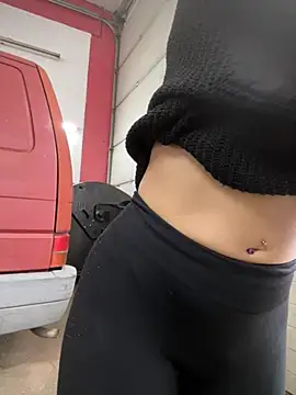 yourgirlkate online show from April 15, 4:07 pm