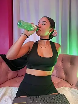 ZoeyFierce online show from February 2, 2:05 pm