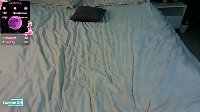 LaurieGutierrez online show from March 15, 6:15 am