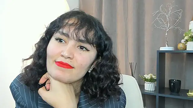 GilmaFaurot online show from December 1, 8:33 pm