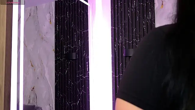 ChloeHolmes online show from March 20, 9:58 am