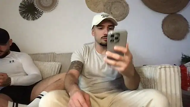 lorenzoca9897 online show from January 18, 12:45 pm