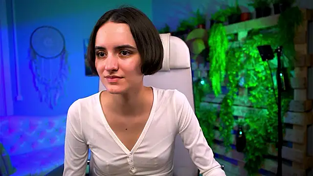 KateWillows online show from March 2, 5:08 am