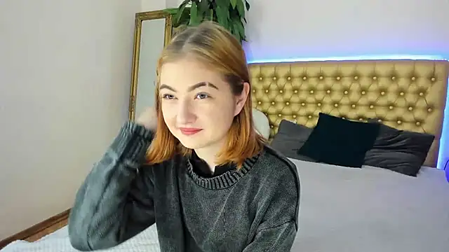 KristineGloww online show from December 1, 7:45 am