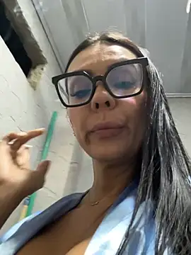 SofhiaTaylor online show from December 20, 3:43 am