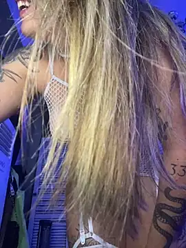 Lindalatina2001 online show from April 23, 2:52 am