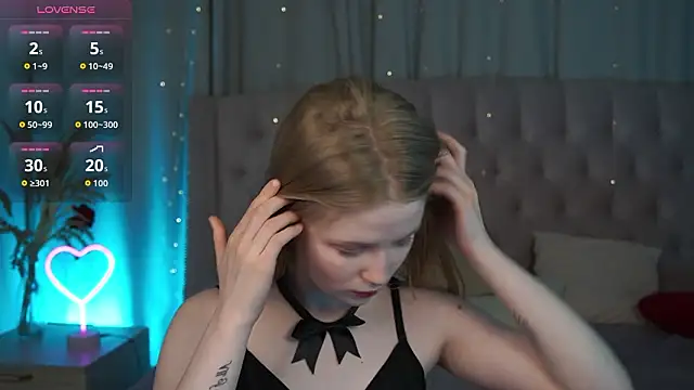 LilianHoward online show from February 1, 12:15 pm