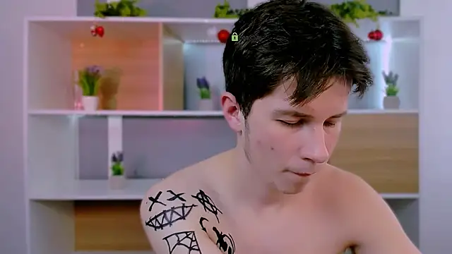 leo valor online show from January 15, 10:32 am