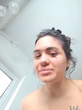 SiennaLuxexx online show from April 11, 1:04 pm