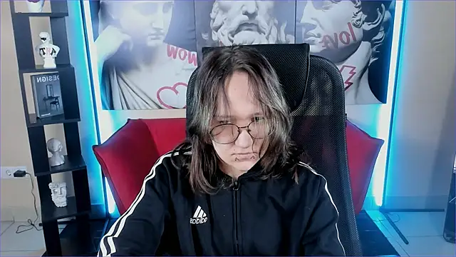 Sylvia Reed online show from December 14, 7:36 am