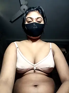 naughtygirl96 online show from December 3, 4:04 am