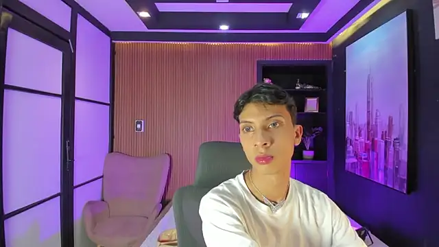 Jamess Carterr  online show from February 3, 8:45 pm