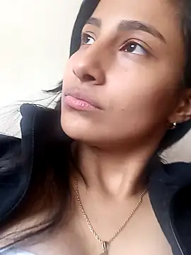 Vera Luna  online show from January 17, 6:15 pm