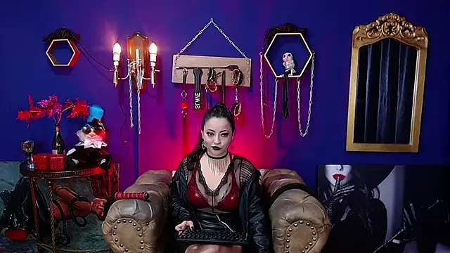 LunaTikka online show from January 7, 2:37 am