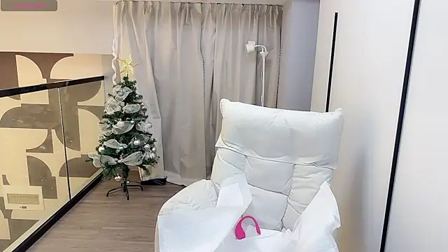 Star-XinX online show from January 12, 2:44 pm