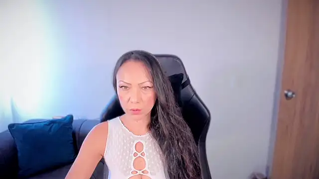 Cleoember  online show from January 15, 3:29 pm