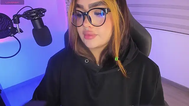 asheryn online show from April 22, 1:46 am