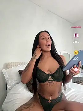X-Naughty Nicole-X online show from June 16, 10:16 am