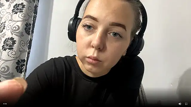 DavidaDao online show from December 4, 1:57 pm