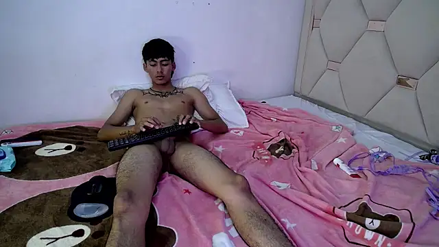 Yisus and melody  online show from December 4, 3:13 pm