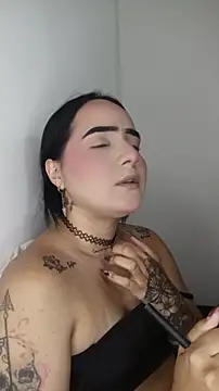 tiffanybrowm online show from April 18, 2:58 am