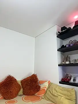 sandrafarrely online show from April 21, 3:35 am