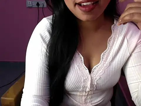 Bad girl kayraa  online show from December 14, 6:03 pm