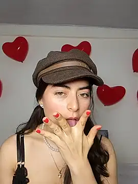 saasha Petit online show from February 17, 10:25 am