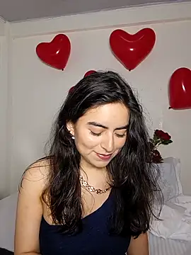 saasha Petit online show from February 8, 10:30 am