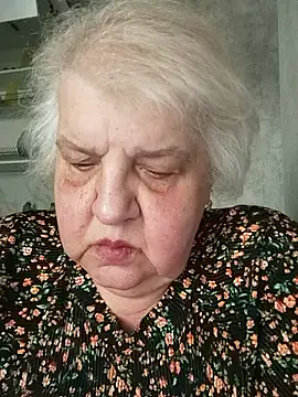 HapinessLovee online show from April 2, 3:09 pm