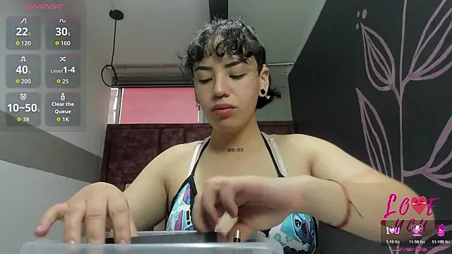 Kiara Fox   online show from March 18, 8:47 pm