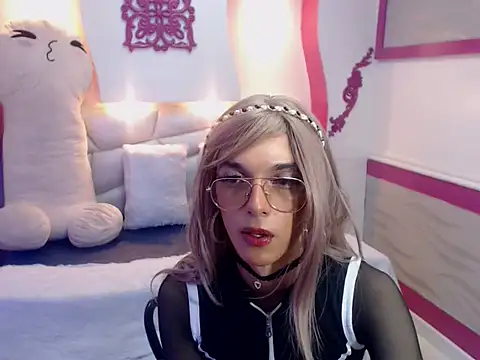 Lis Pearson online show from January 7, 6:55 pm