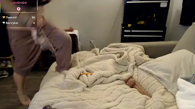 alluringpixie online show from January 18, 3:03 am