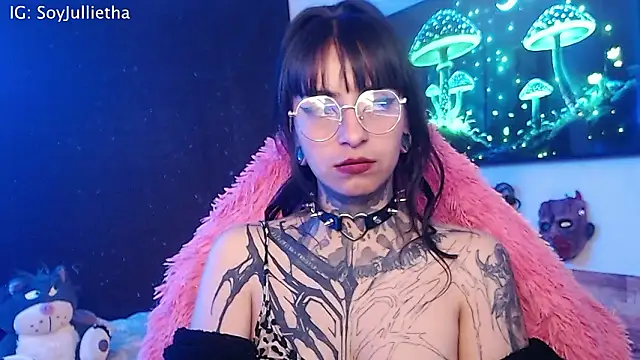 Julls420  online show from February 5, 6:16 am