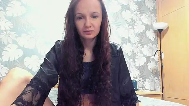 OliviaMuur online show from December 17, 5:11 am