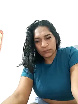 Hoottnini33 online show from December 5, 1:45 pm