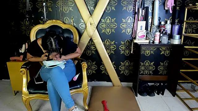 Sunny n Miha online show from December 18, 2:00 pm