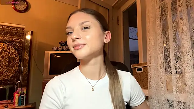 EnergeticMona online show from December 16, 2:01 pm