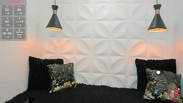 valeriecute18 online show from February 24, 7:12 pm