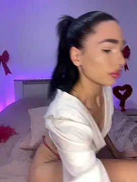 SashaLuvv online show from February 15, 10:31 pm