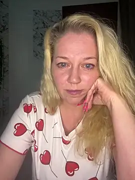 JenniferCarmen online show from February 7, 12:03 am