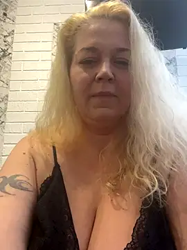 JenniferCarmen online show from December 19, 9:23 am