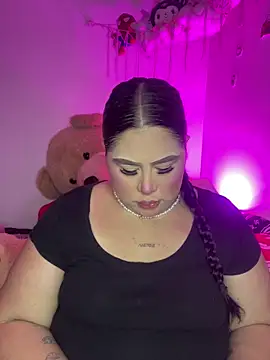 Mia Carters online show from March 14, 12:00 am