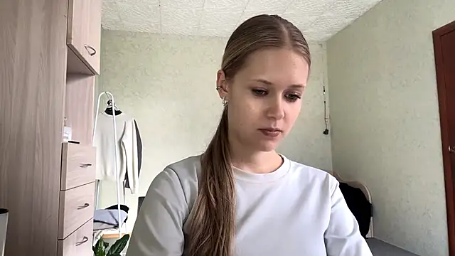 ZaidaSchwarten online show from March 2, 12:12 pm