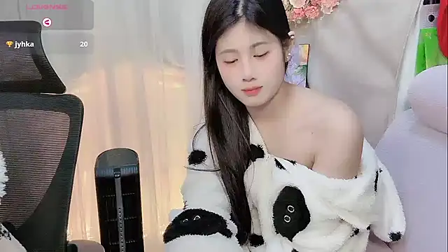 Yvonne-07 online show from January 19, 12:56 pm