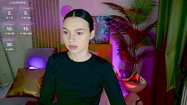 MaxinCarroll online show from February 5, 7:00 am