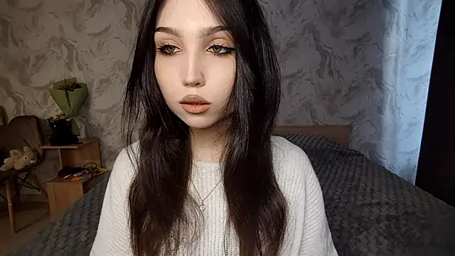 Qwami Amie online show from March 26, 1:24 pm