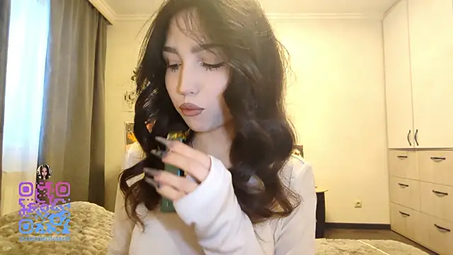 Qwami Amie online show from February 3, 5:27 am