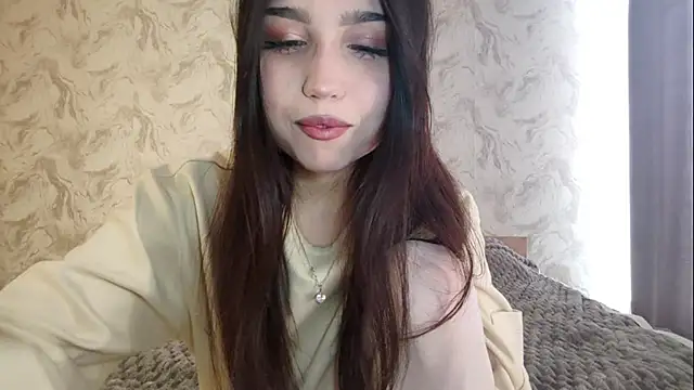 Qwami Amie online show from February 28, 6:13 am